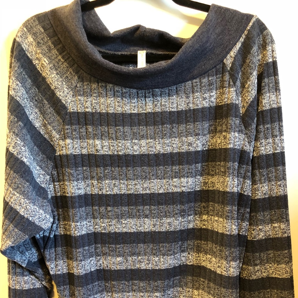 NWOT Off the shoulder sweater